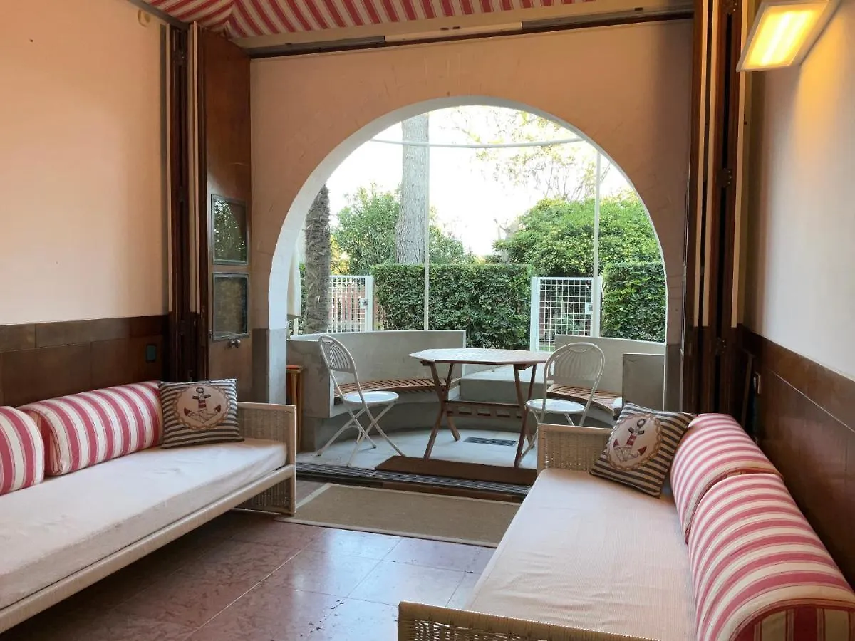 Aquamar - Suite On The Beach Venedik-Lido 0*,